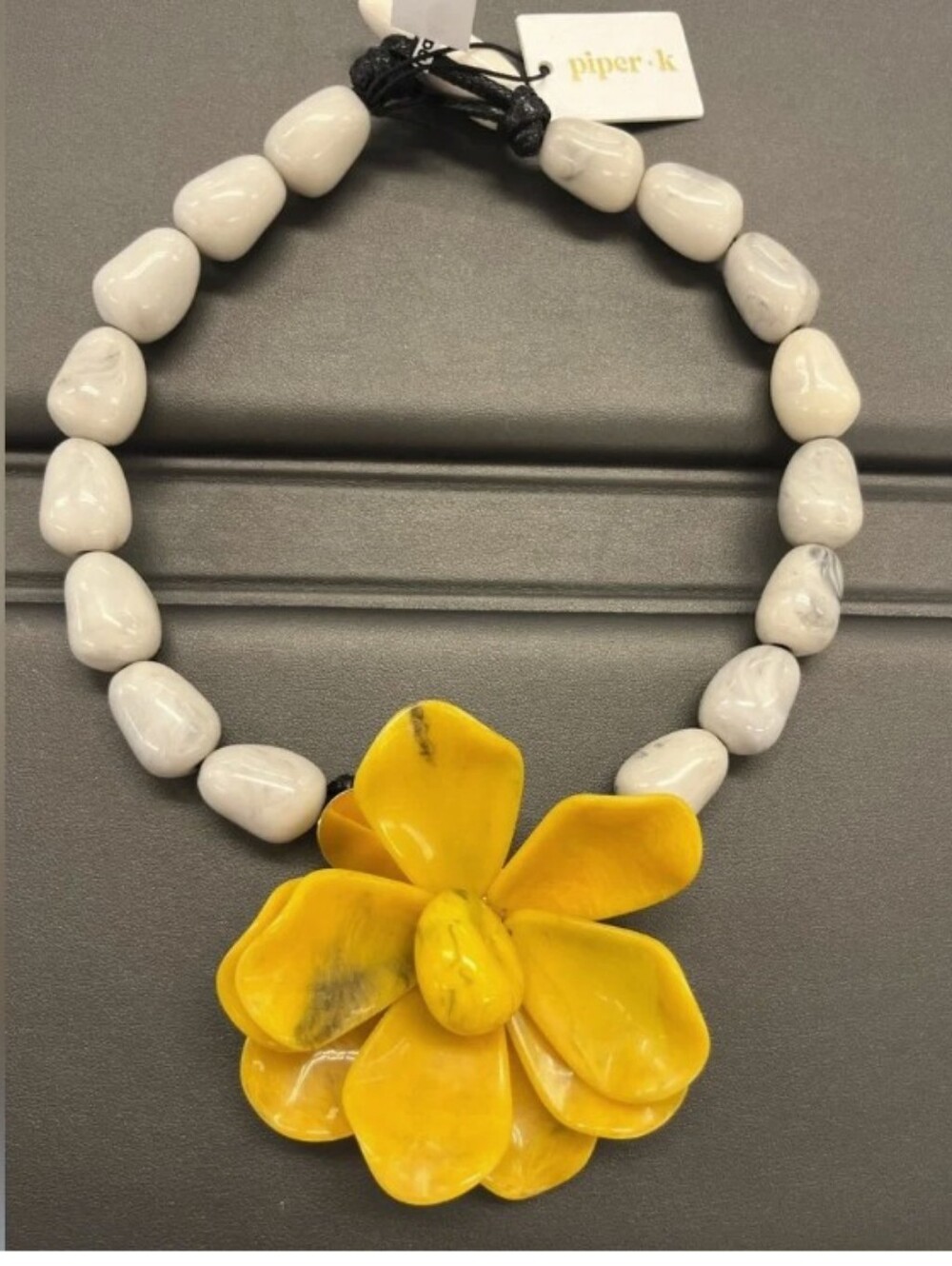 NWT Piper K Big Yellow Flower Beaded Chain Necklace